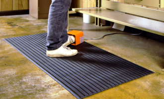 How Anti-Fatigue Mats Work & Protect Your Employees